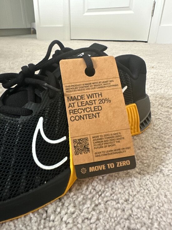Men\'s Nike Metcon University Gold